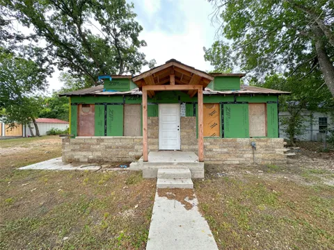 818 Plum Street