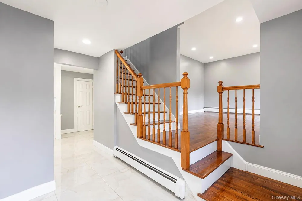 2 Valley Forge Drive Wheatley Heights, NY 11798