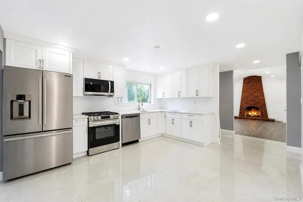 2 Valley Forge Drive Wheatley Heights, NY 11798