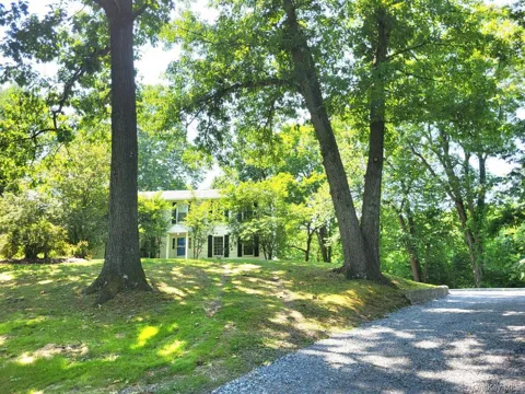 15 Blue Jay Drive