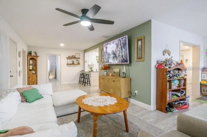 1225 KING AVENUE Lakeland, FL 33803