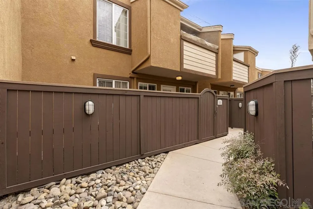 5252 Balboa Arms Dr #280 San Diego, CA 92117
