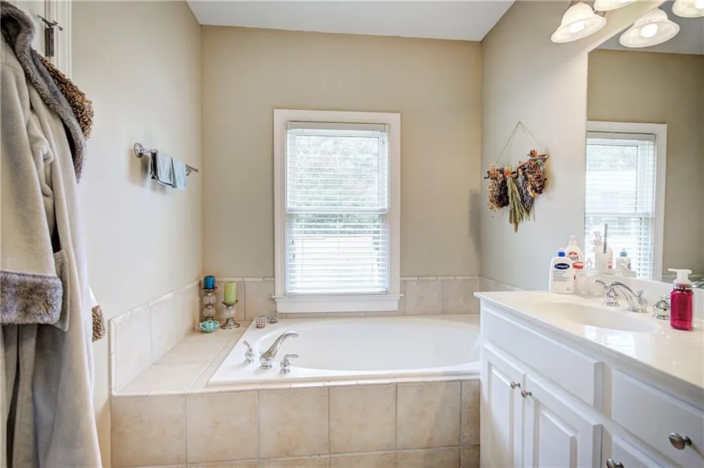 1659 Ridenour Parkway NW Kennesaw, GA 30152