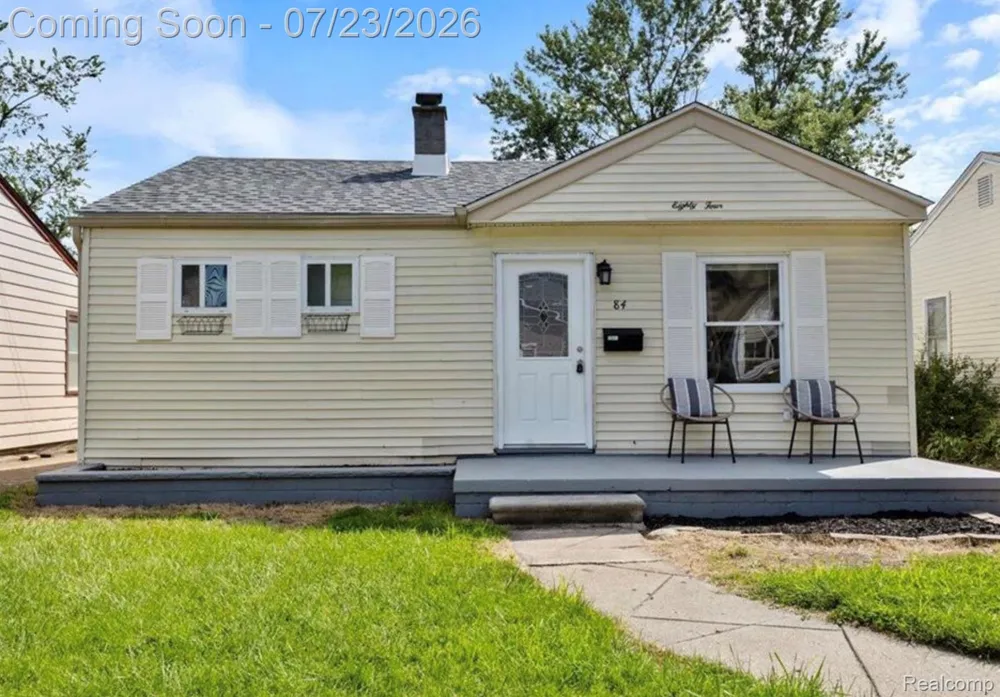 84 E Kalama Avenue Madison Heights City, MI 48071