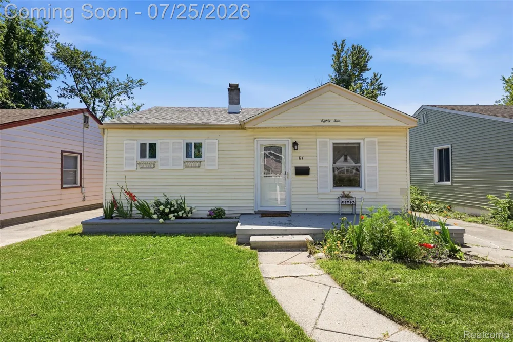 84 E Kalama Avenue Madison Heights City, MI 48071