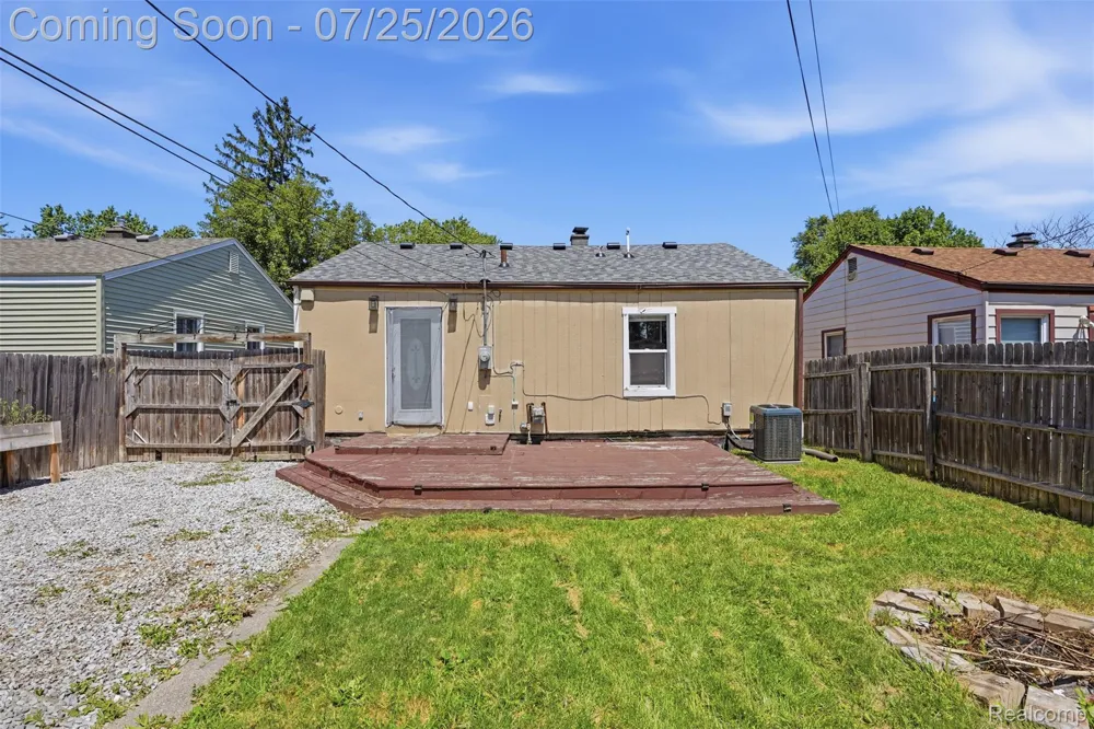 84 E Kalama Avenue Madison Heights City, MI 48071