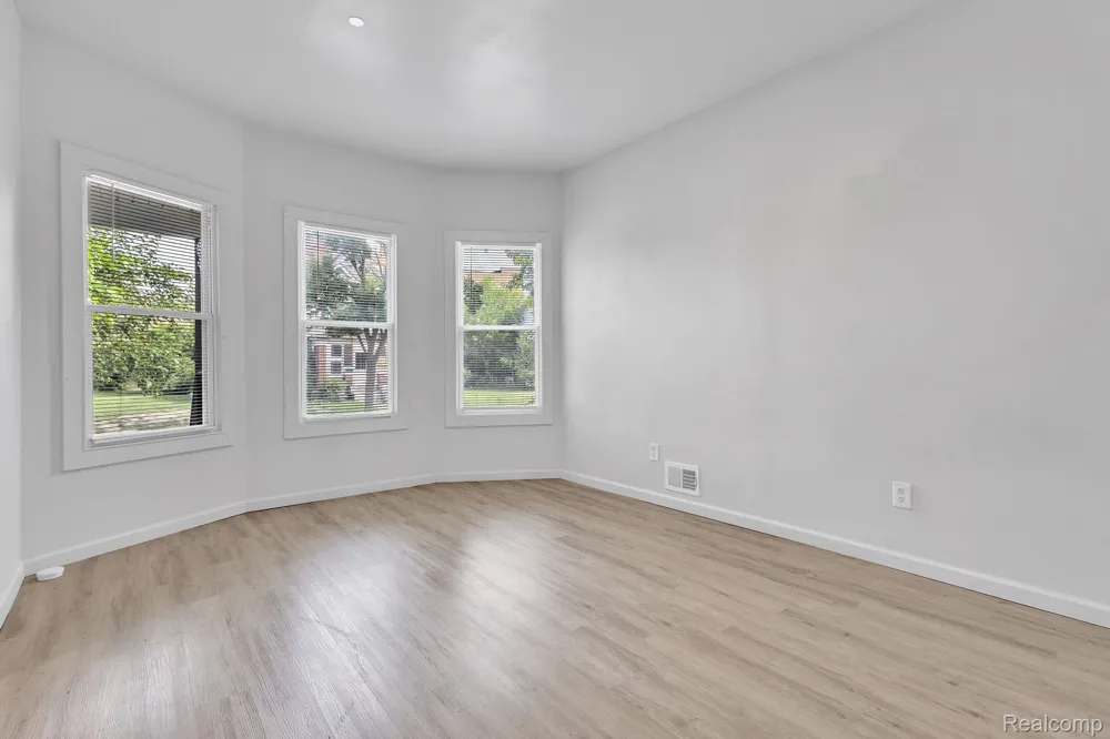 41 Richton Street Highland Park City, MI 48203