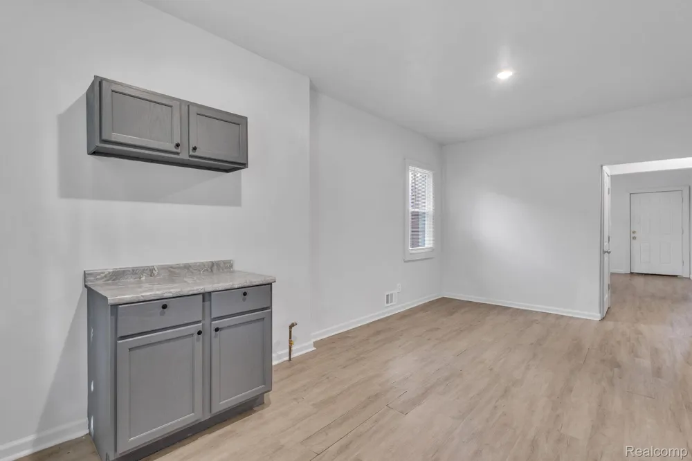 41 Richton Street Highland Park City, MI 48203