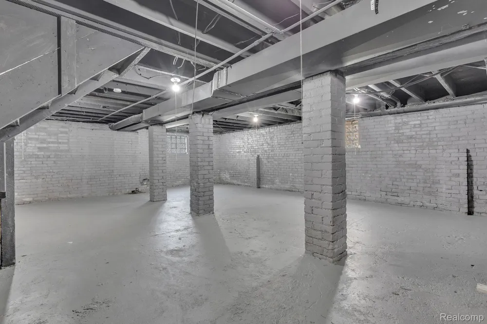 41 Richton Street Highland Park City, MI 48203