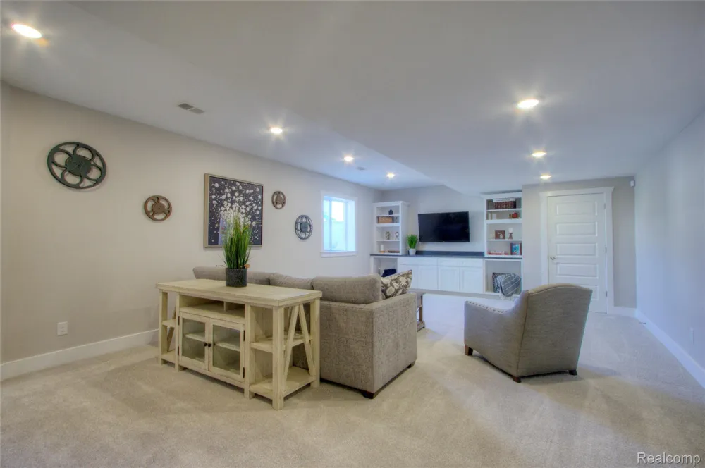 584 Round Rock Drive Marion Township, MI 48843