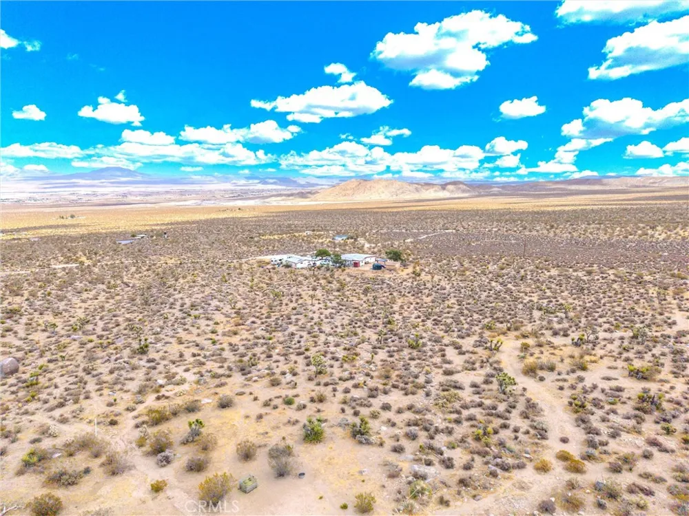 32787 Jagadon Lucerne Valley, CA 92356