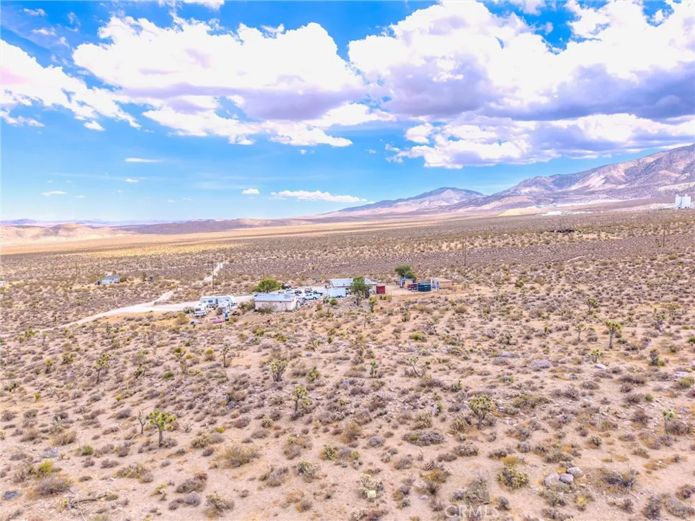 32787 Jagadon Lucerne Valley, CA 92356