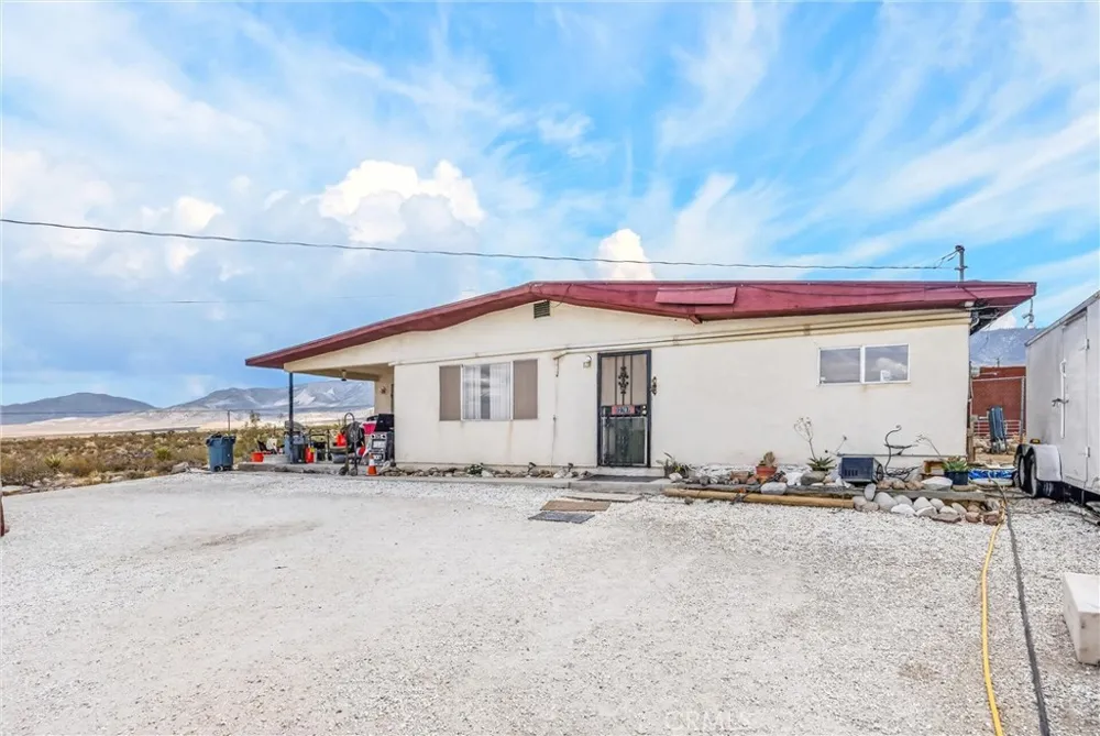 32787 Jagadon Lucerne Valley, CA 92356