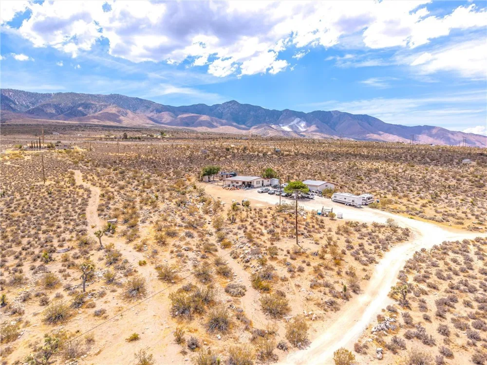 32787 Jagadon Lucerne Valley, CA 92356