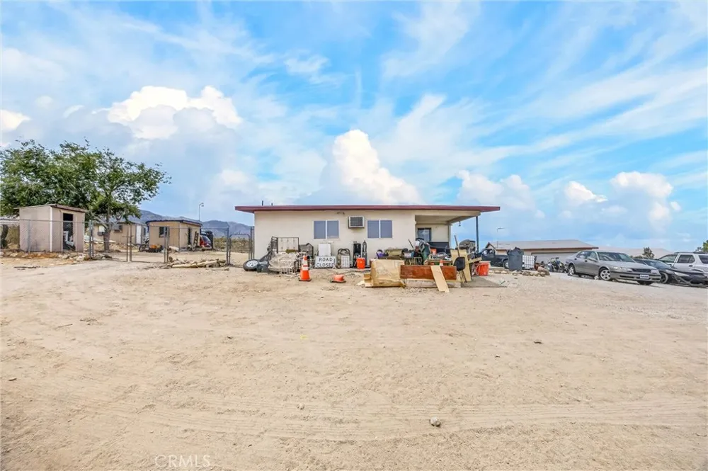 32787 Jagadon Lucerne Valley, CA 92356