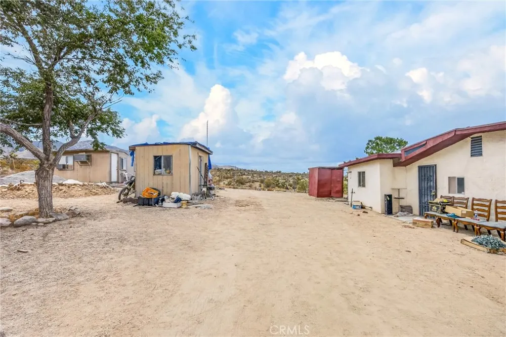 32787 Jagadon Lucerne Valley, CA 92356