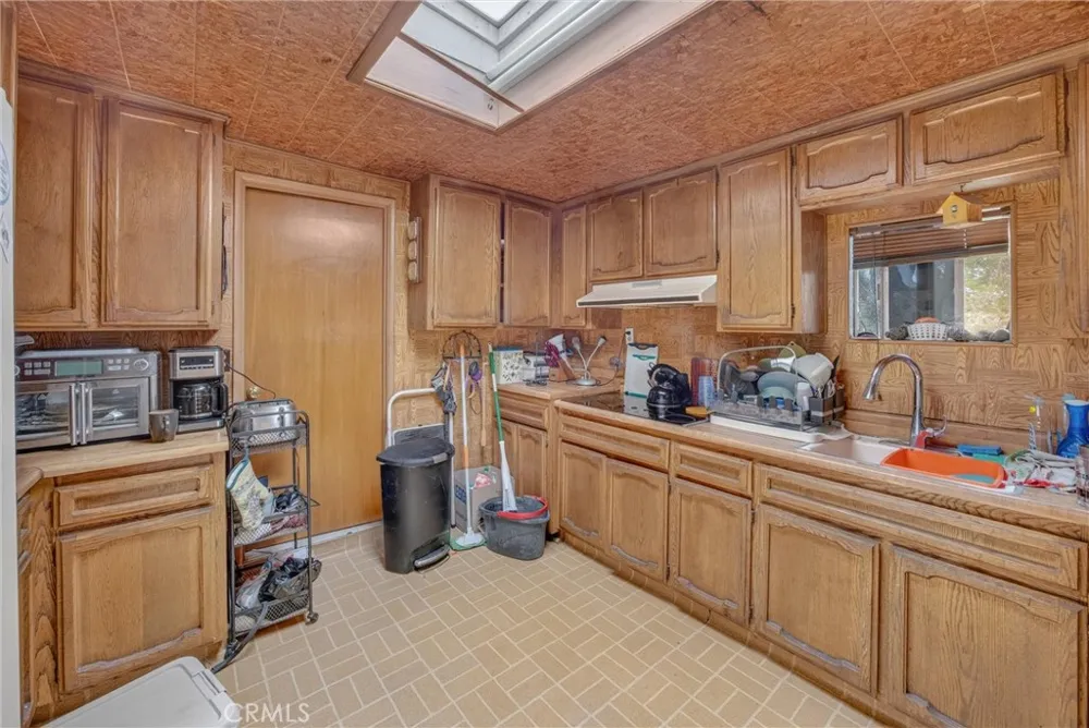 32787 Jagadon Lucerne Valley, CA 92356