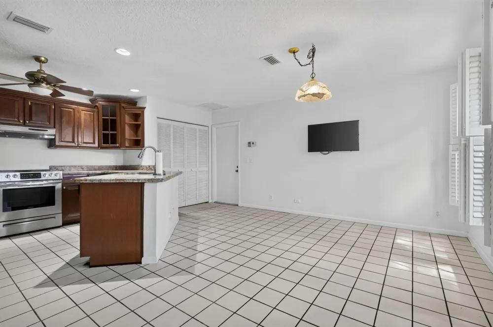 10940 Stafford Circle S Boynton Beach, FL 33436