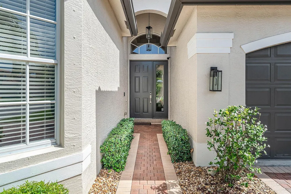 8564 BREEZY OAK WAY Boynton Beach, FL 33473