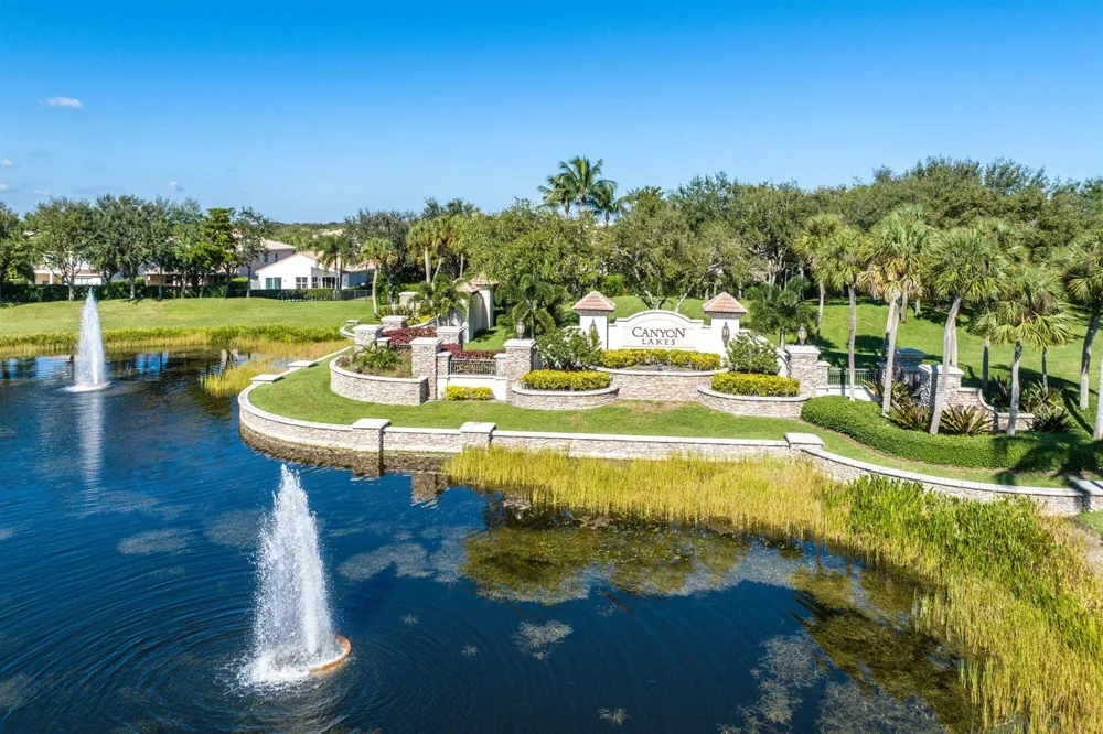 8564 BREEZY OAK WAY Boynton Beach, FL 33473