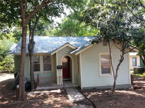 2003 Poquito Street