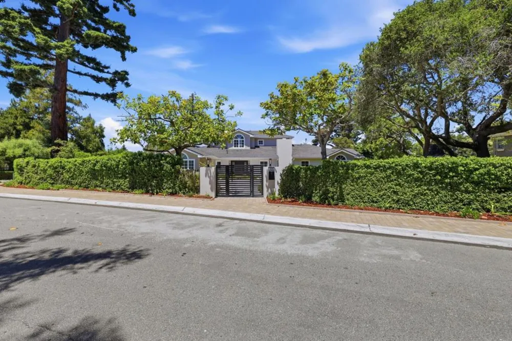 280 Uplands Drive Hillsborough, CA 94010