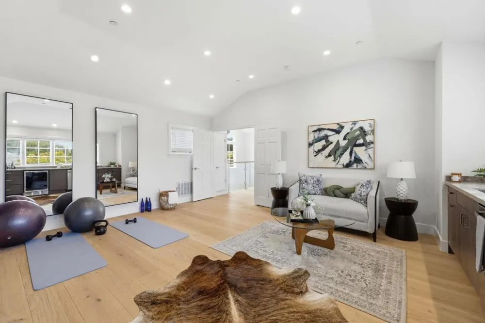 280 Uplands Drive Hillsborough, CA 94010
