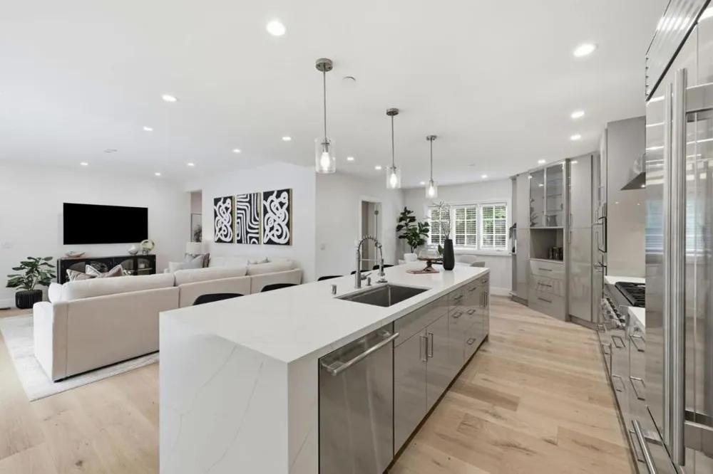 280 Uplands Drive Hillsborough, CA 94010