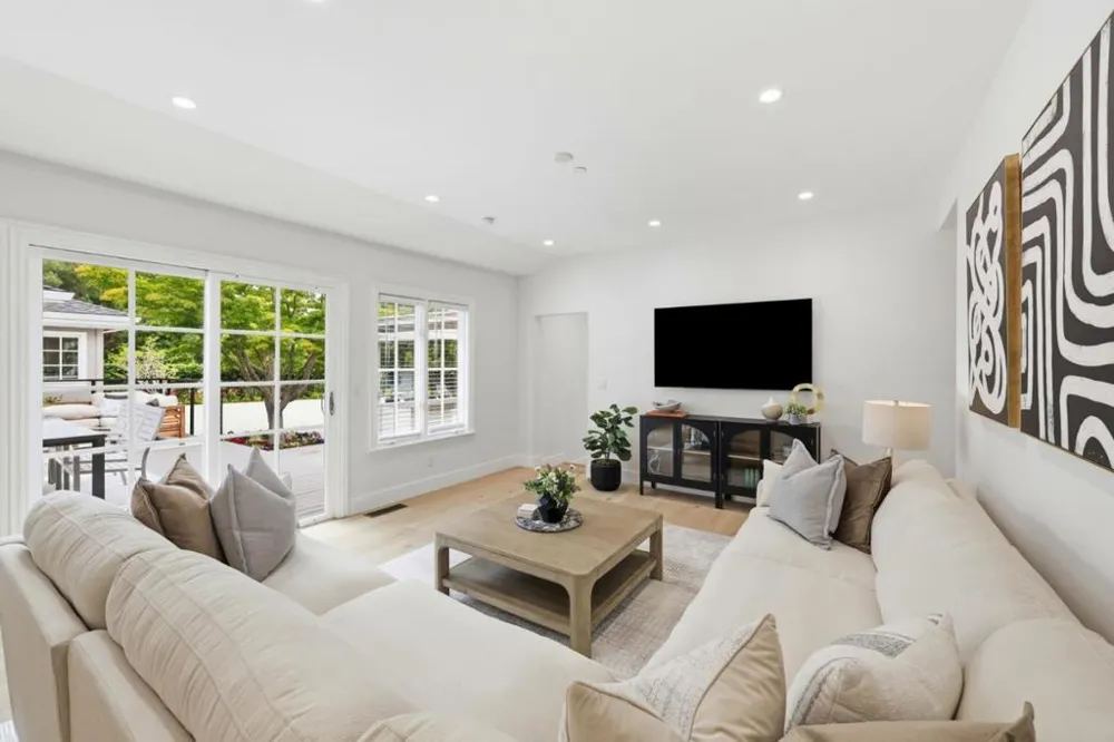 280 Uplands Drive Hillsborough, CA 94010