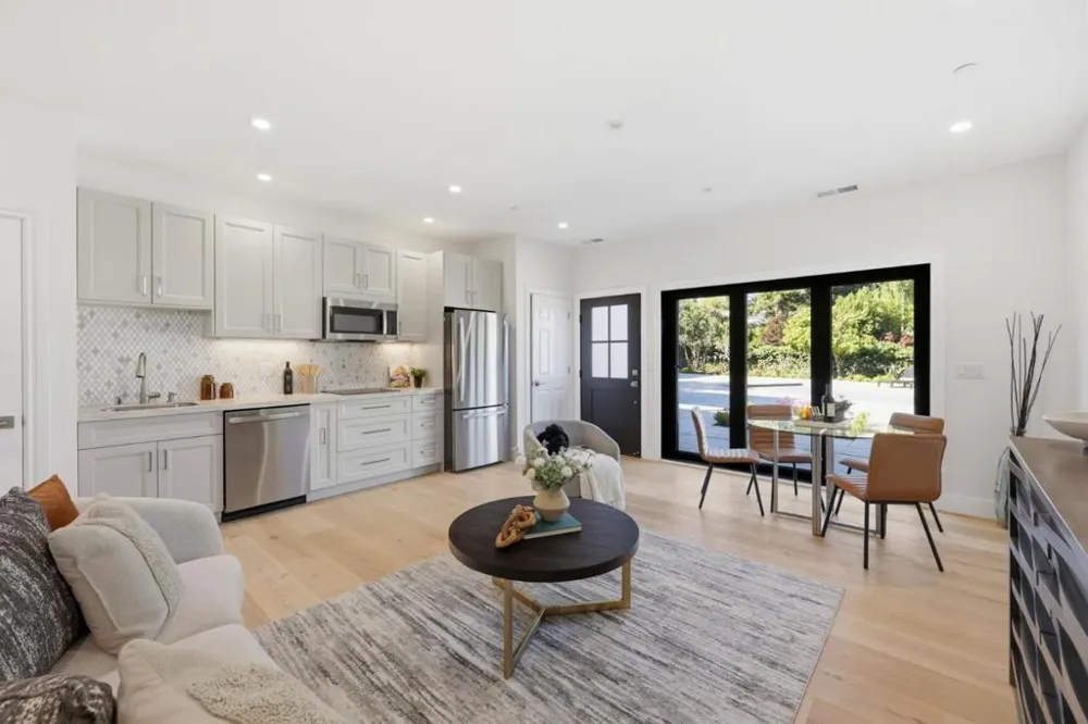 280 Uplands Drive Hillsborough, CA 94010