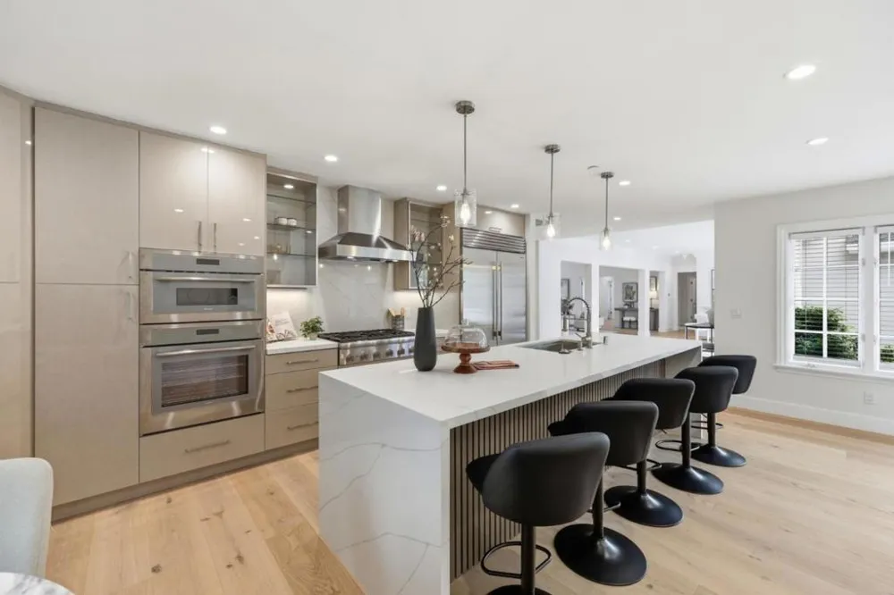 280 Uplands Drive Hillsborough, CA 94010