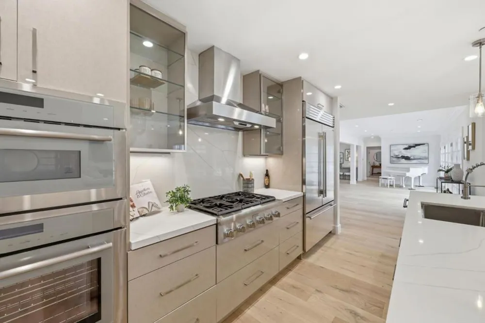 280 Uplands Drive Hillsborough, CA 94010