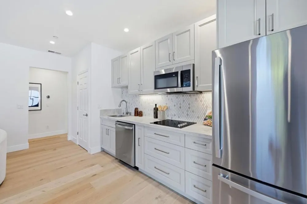 280 Uplands Drive Hillsborough, CA 94010
