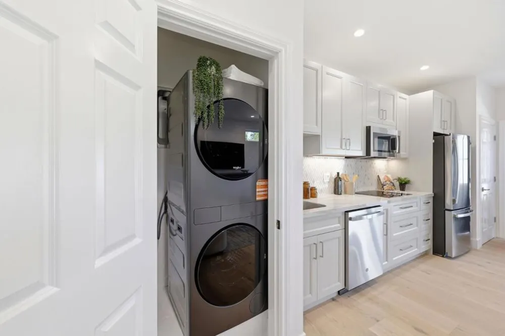 280 Uplands Drive Hillsborough, CA 94010