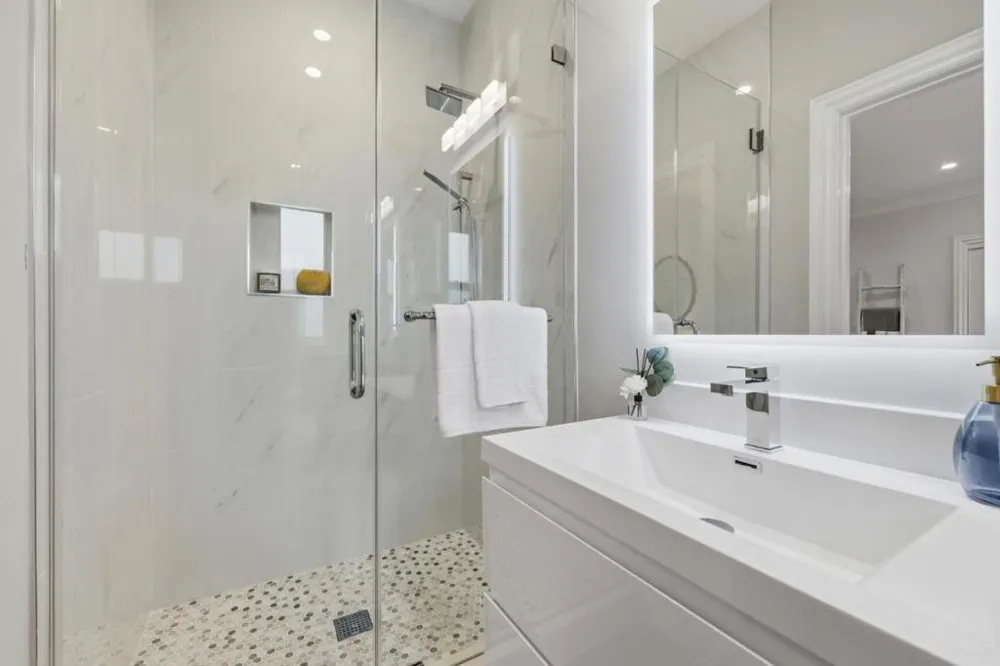 280 Uplands Drive Hillsborough, CA 94010