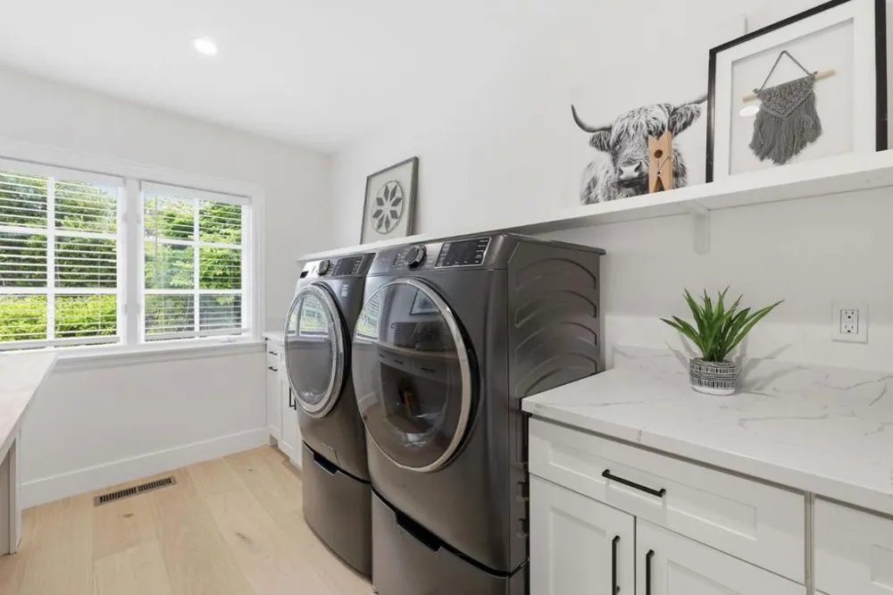 280 Uplands Drive Hillsborough, CA 94010