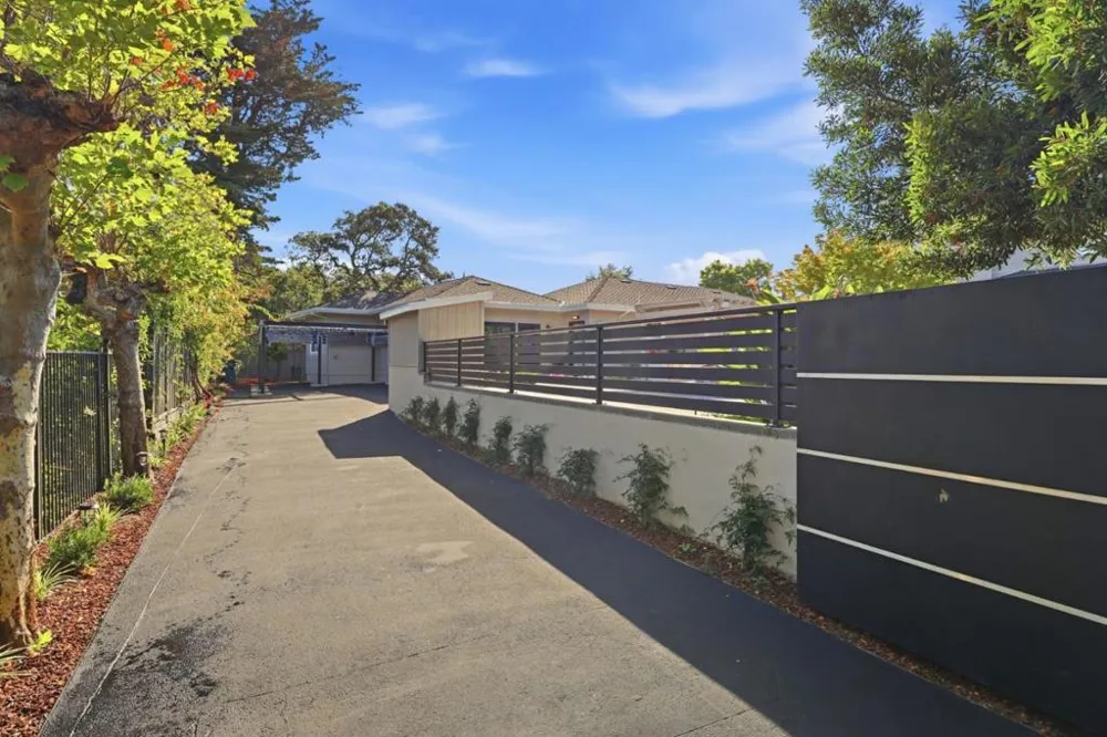280 Uplands Drive Hillsborough, CA 94010