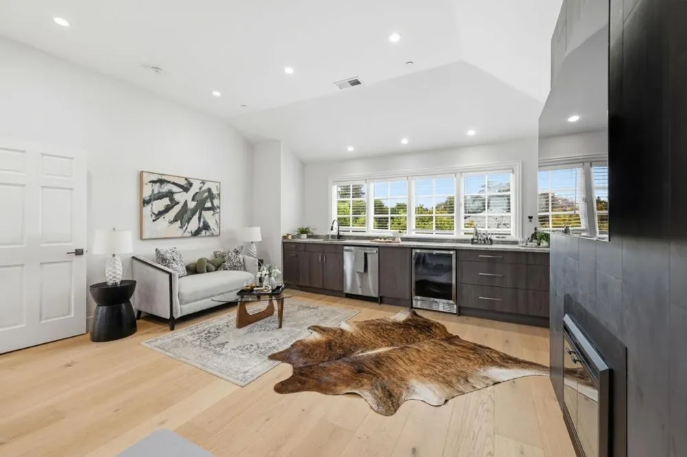 280 Uplands Drive Hillsborough, CA 94010