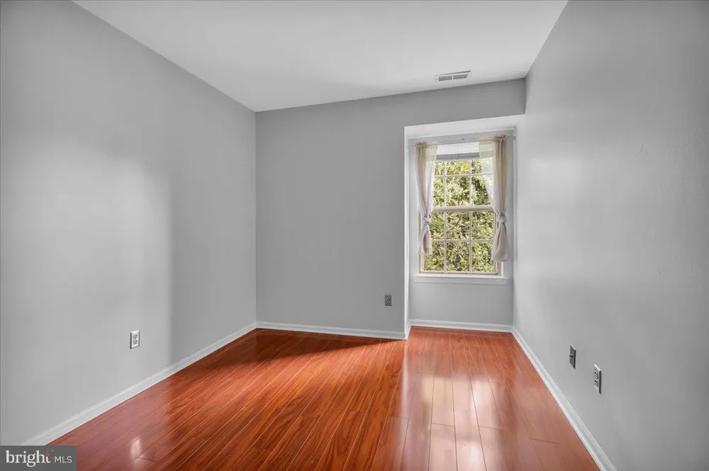 421 TAVISTOCK Cherry Hill, NJ 08034