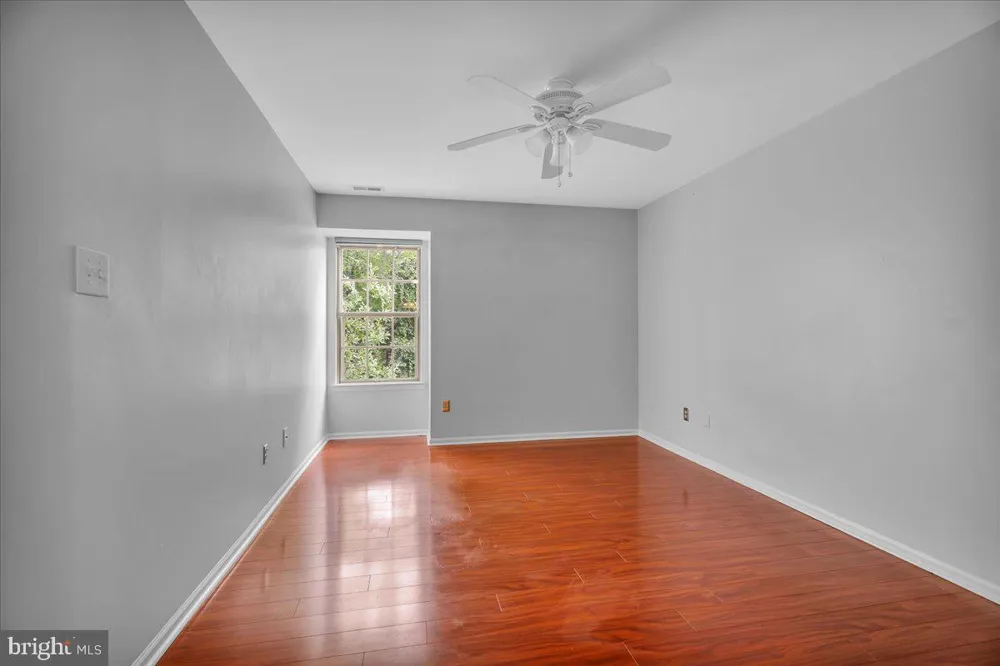 421 TAVISTOCK Cherry Hill, NJ 08034