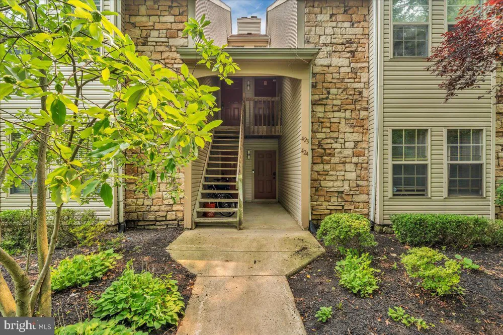 421 TAVISTOCK Cherry Hill, NJ 08034