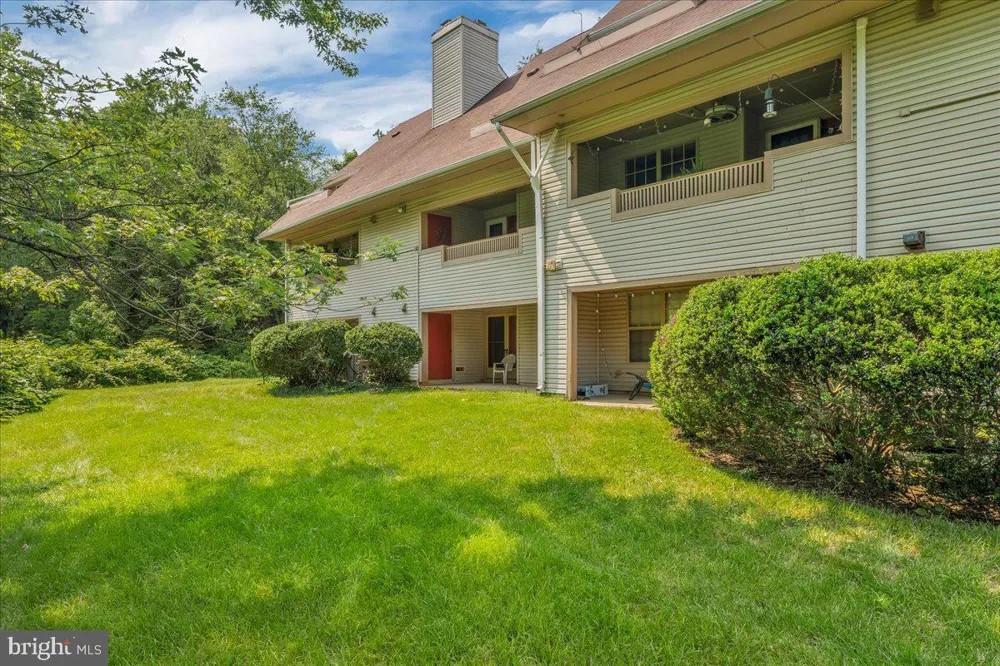 421 TAVISTOCK Cherry Hill, NJ 08034