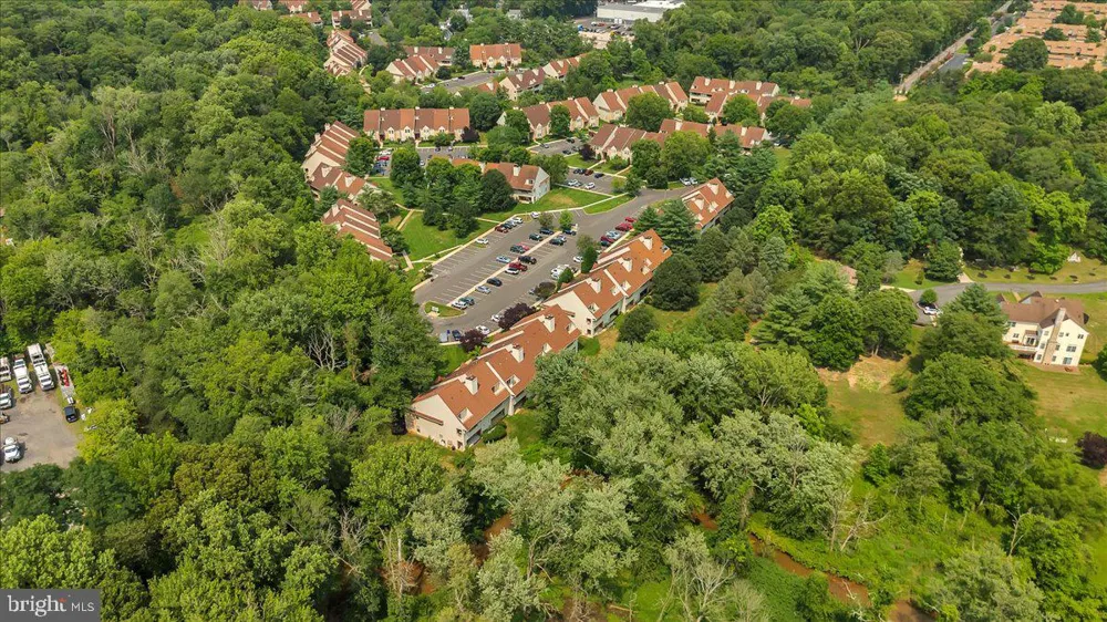 421 TAVISTOCK Cherry Hill, NJ 08034