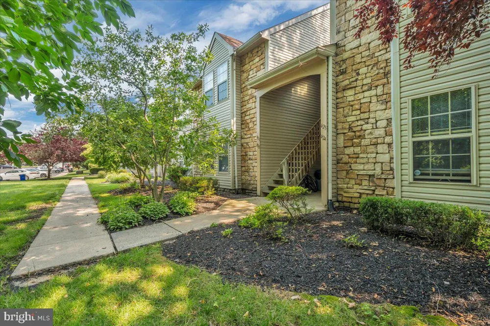 421 TAVISTOCK Cherry Hill, NJ 08034