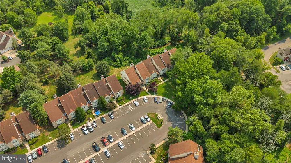 421 TAVISTOCK Cherry Hill, NJ 08034