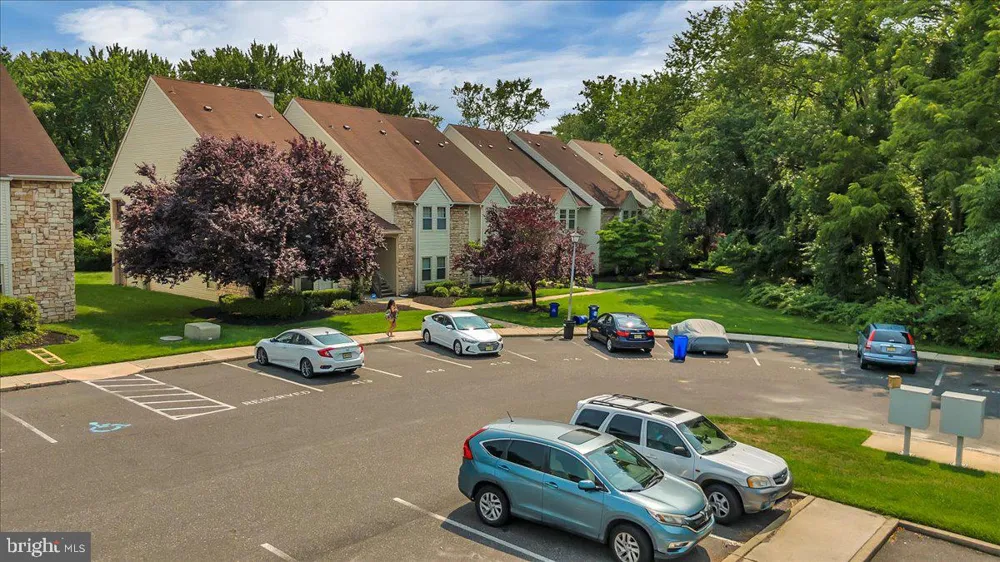 421 TAVISTOCK Cherry Hill, NJ 08034