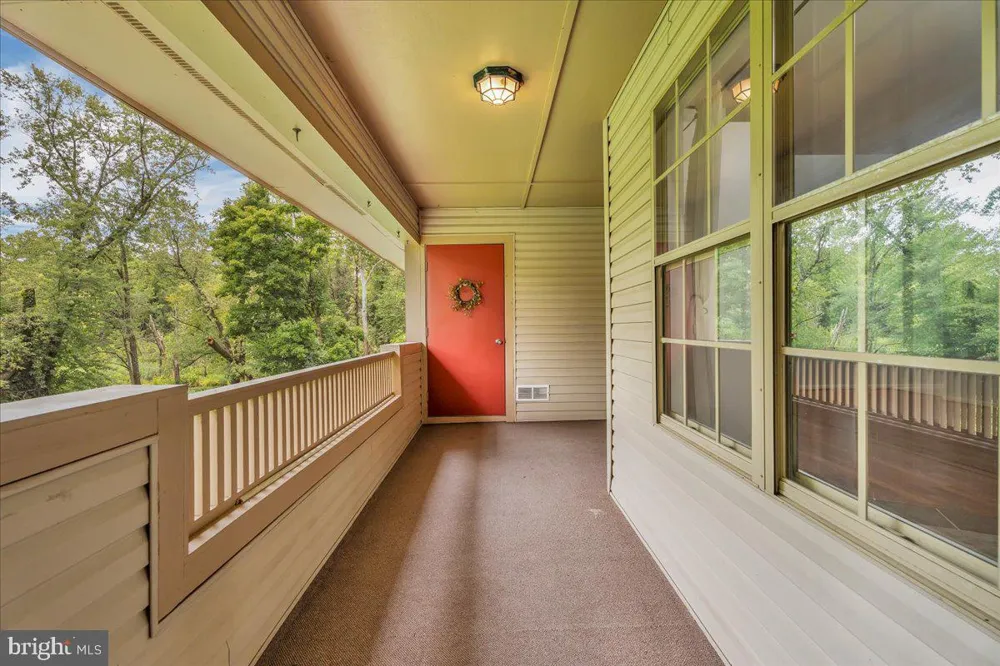 421 TAVISTOCK Cherry Hill, NJ 08034