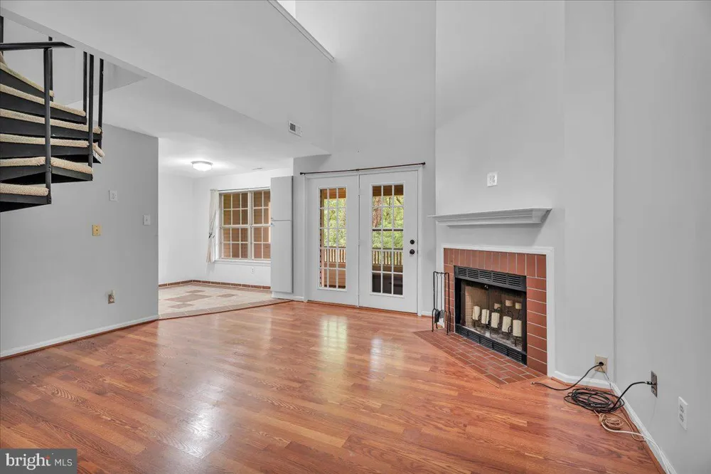 421 TAVISTOCK Cherry Hill, NJ 08034