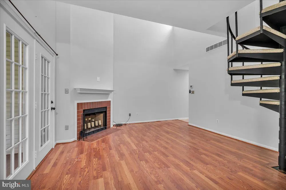421 TAVISTOCK Cherry Hill, NJ 08034