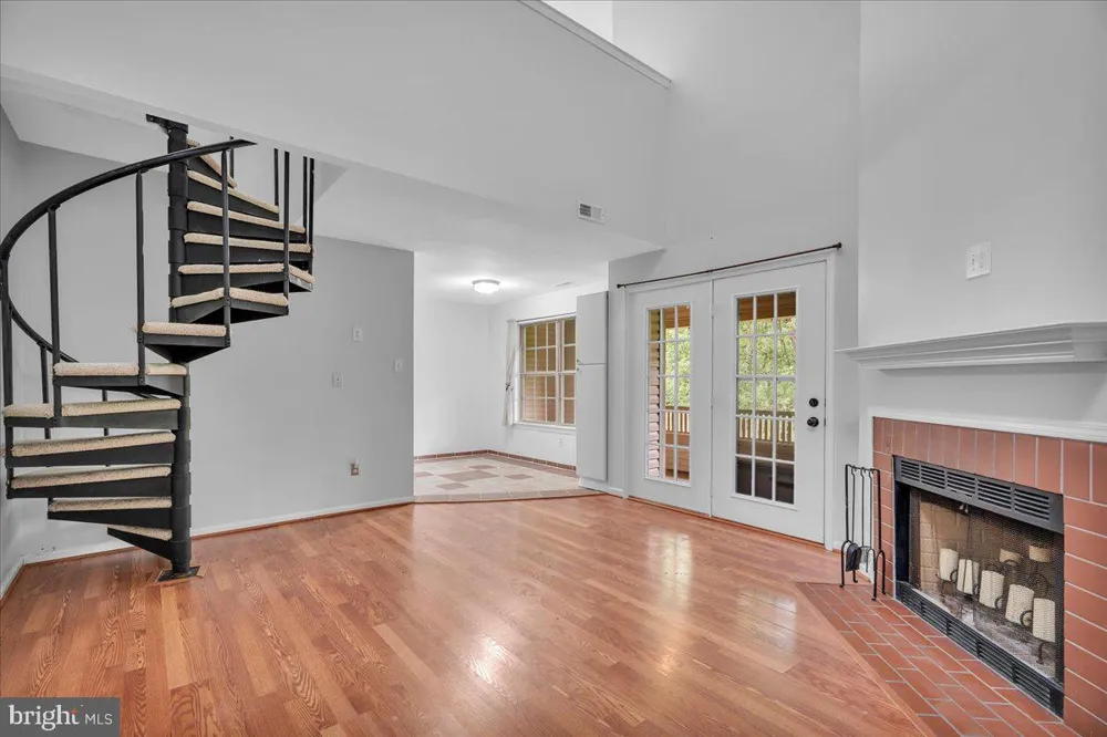 421 TAVISTOCK Cherry Hill, NJ 08034